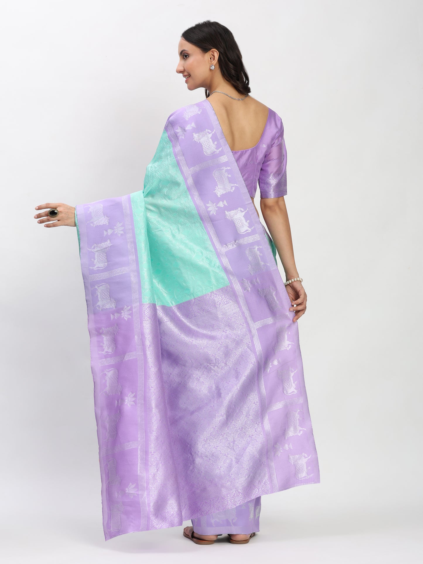 Lovandar C.Green Silver Zari Jaquard Weave Kanjivaram Silk Saree with Blouse Piece