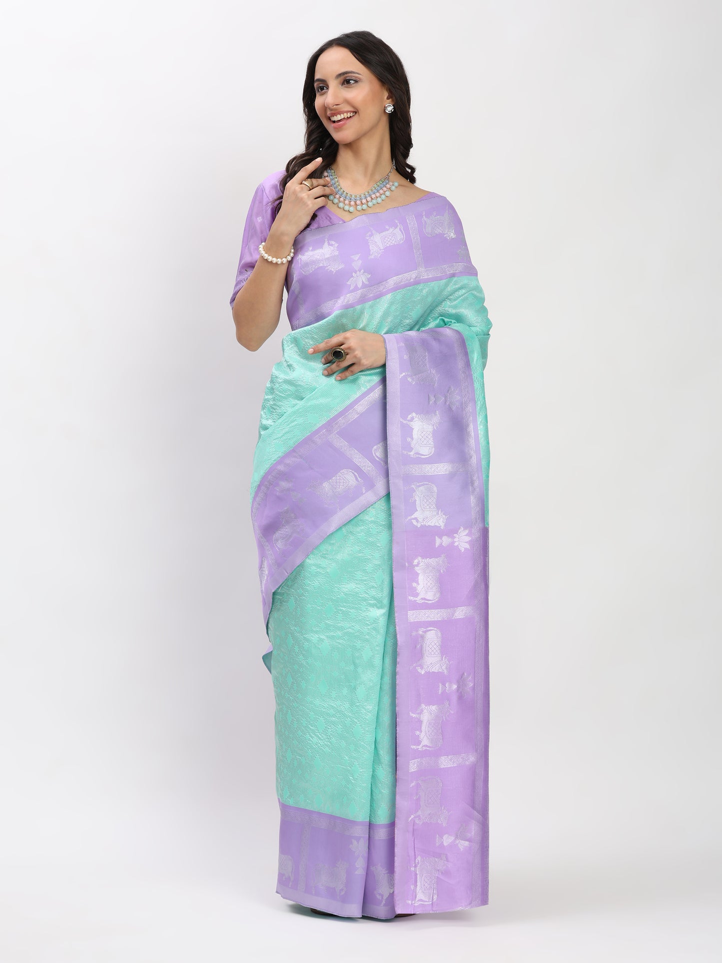 Lovandar C.Green Silver Zari Jaquard Weave Kanjivaram Silk Saree with Blouse Piece