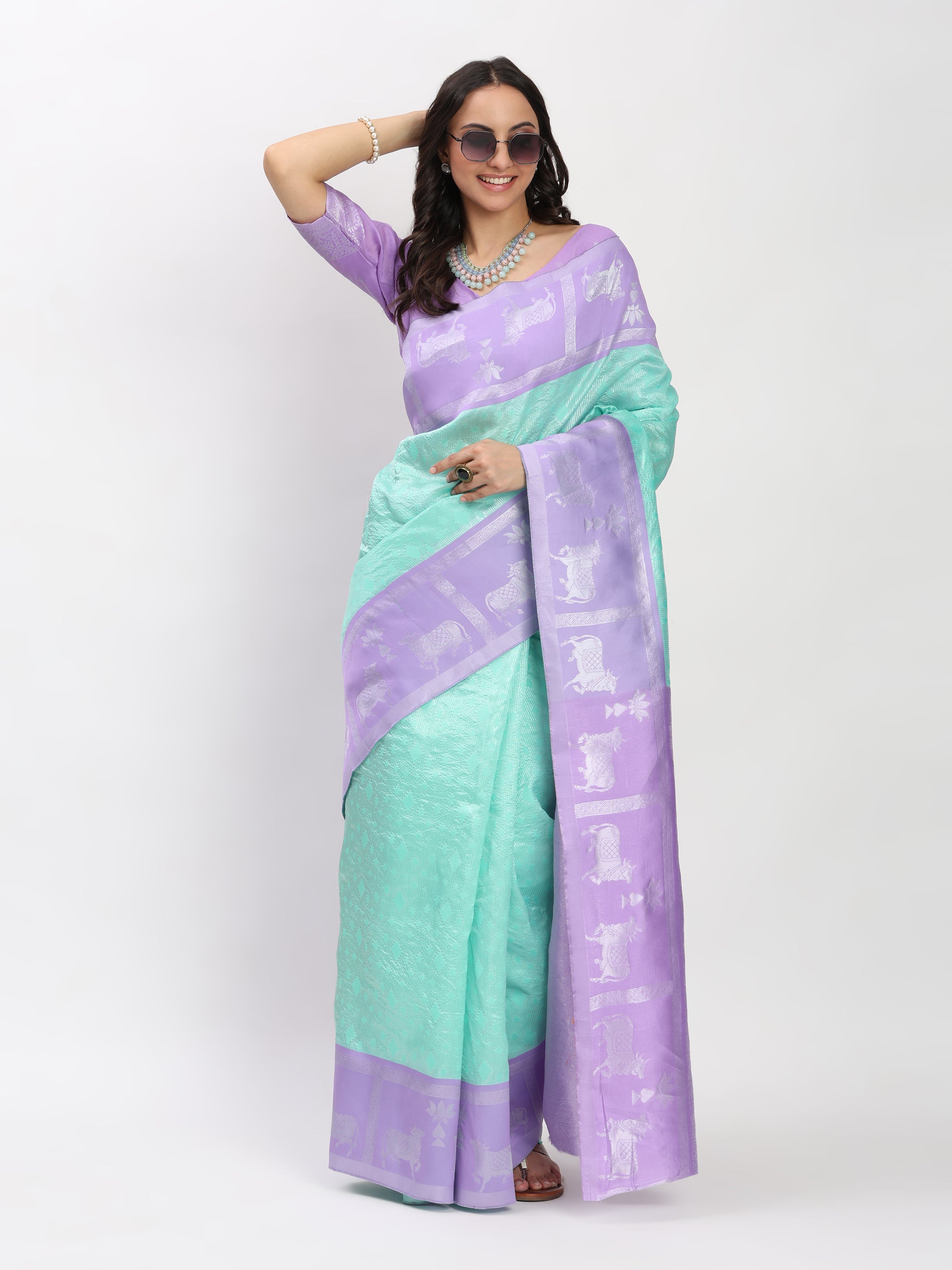 Lovandar C.Green Silver Zari Jaquard Weave Kanjivaram Silk Saree with Blouse Piece