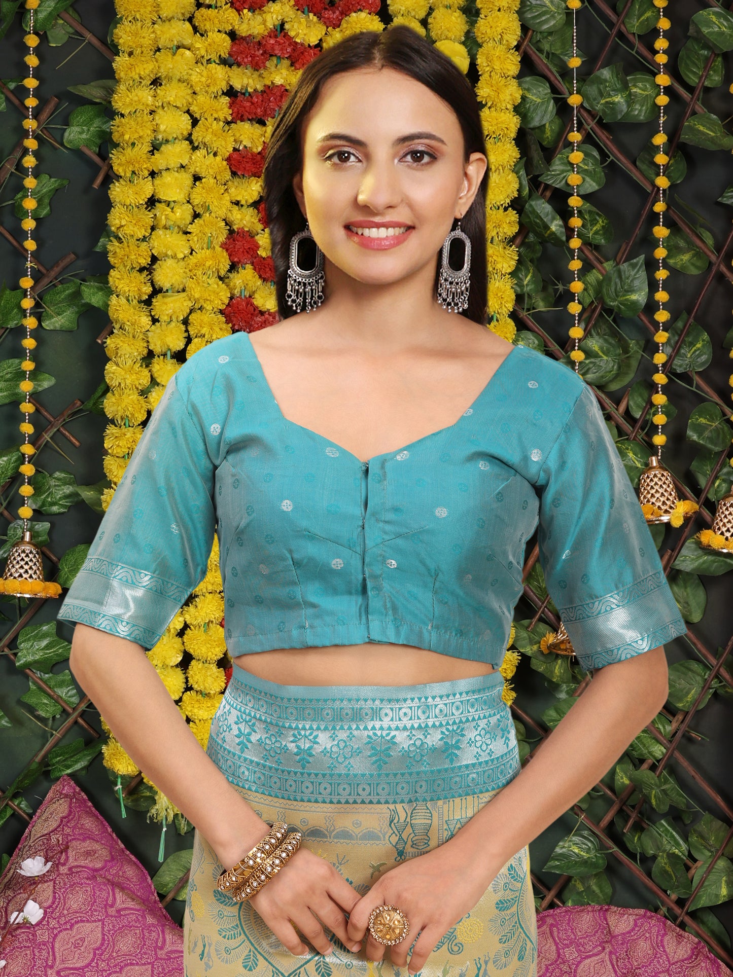 Rama Yellow Silver Zari Jaquard Weave Kanjivaram silk Saree with blouse Piece