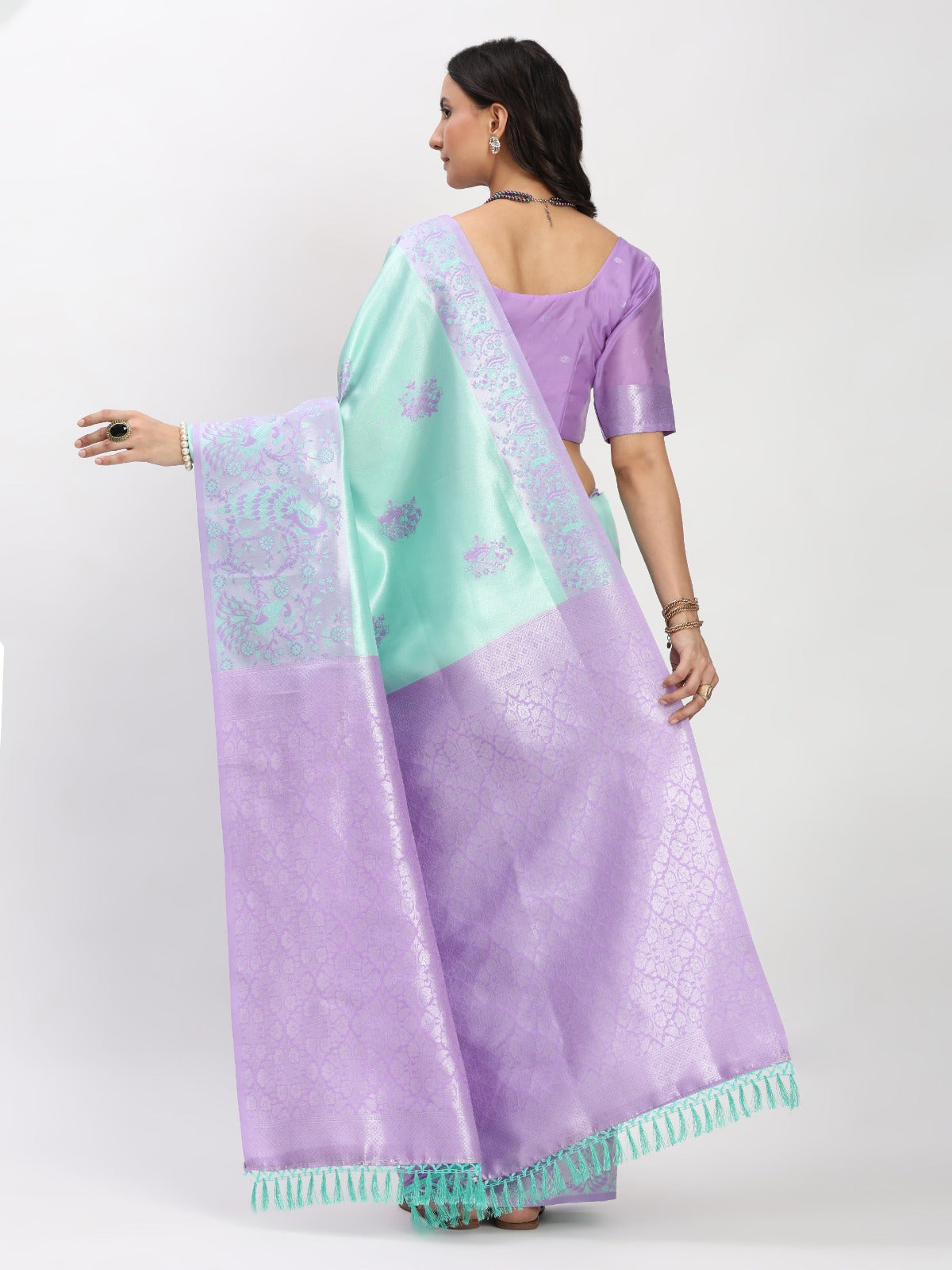 Lovandar C.Green Silver Zari Jaquard Weave Kanjivaram Silk Saree with Blouse Piece