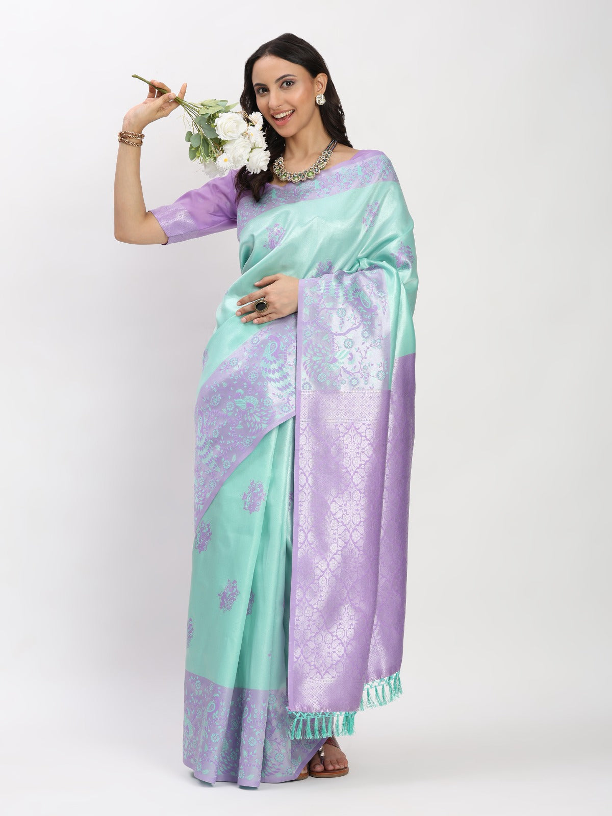 Lovandar C.Green Silver Zari Jaquard Weave Kanjivaram Silk Saree with Blouse Piece